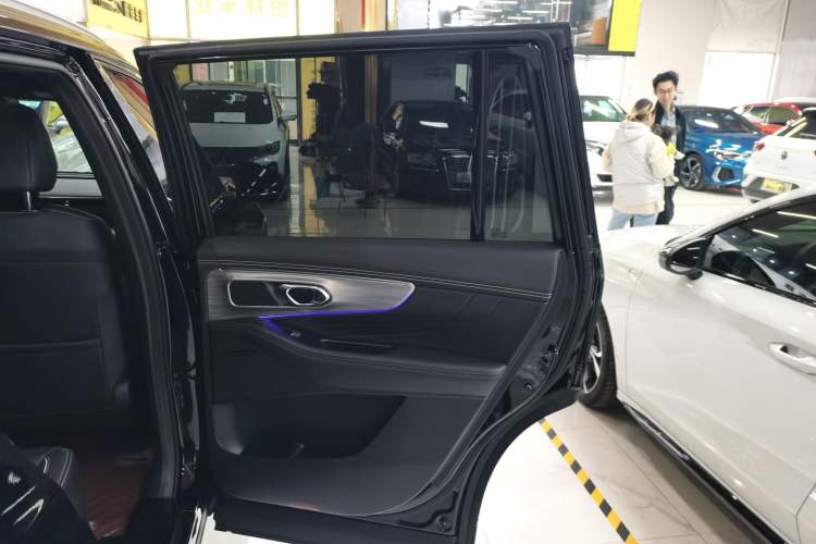 Used GAC Trumpchi GS8 2025 Linghang Series 2.0 TGDI Two-Wheel-Drive Luxury Edition 5 Seats