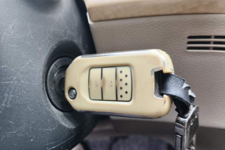 Used Honda Jade 2013 1.8L automatic Comfort version 5 seats Vehicle Key