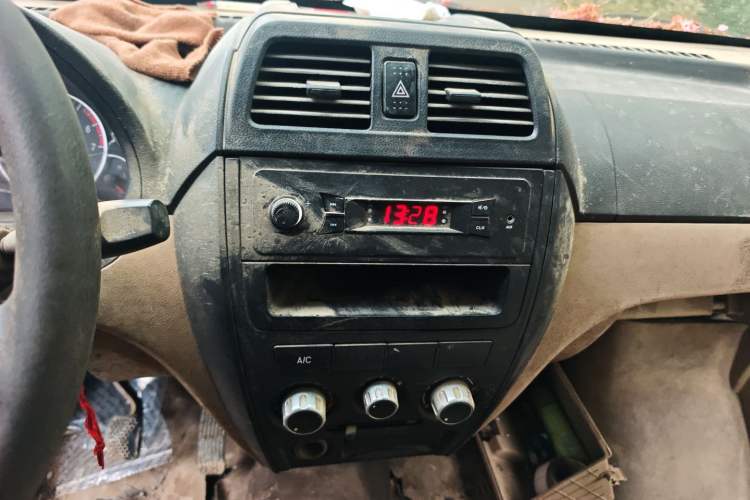 Used Dongfeng Xiaokang C36 2019 1.5L Base Version II China VI DK15 Audio And AC Panel