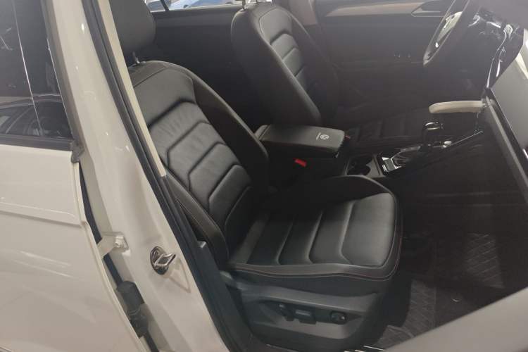 Used Volkswagen Tayron 2020 330TSI Two-Wheel Drive Luxury Smart Connectivity Version
