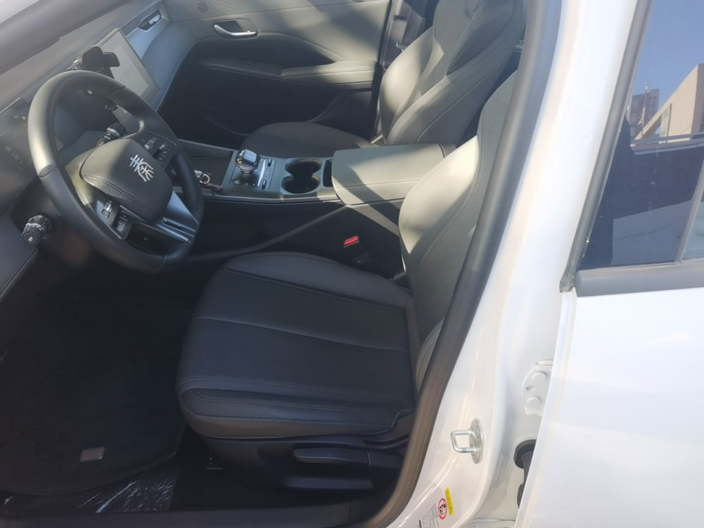 BYD Qin PLUS 2025 DM-i Smart Drive 55KM Leading Model — снимка 17