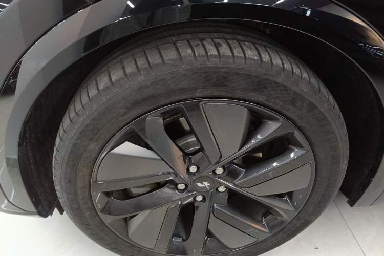 Used Li Auto L7 2023 Max model Left Front Wheel Hub