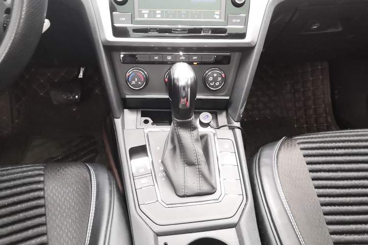 Used Volkswagen Lamando 2019 230TSI DSG Fashion Edition China V Standard
