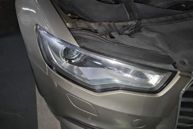 Used Audi A6L 2014 TFSI Standard Model Right Front Headlight