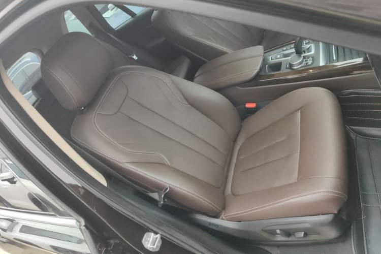 Used BMW X5 2017 xDrive28i Right Front Seat