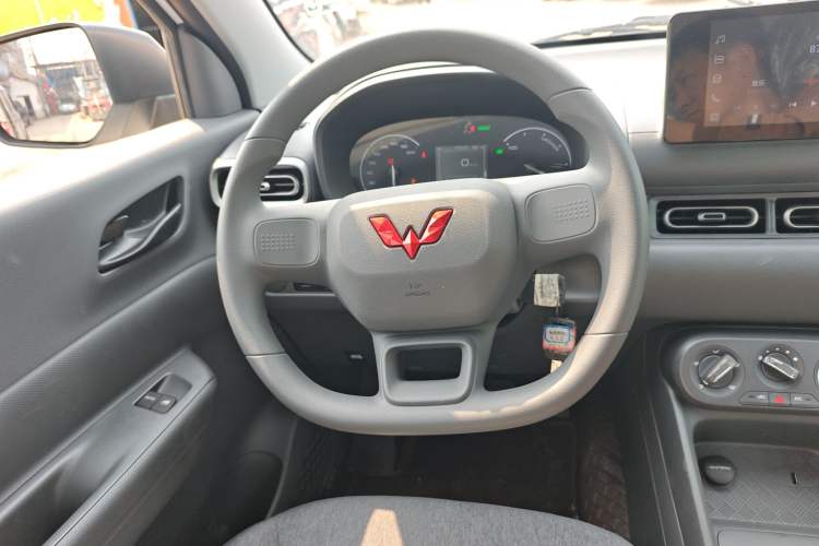 Used Wuling Hongguang New Energy 2025 Extended-Range Hybrid 50 km Standard Version