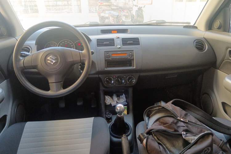 Used Suzuki Swift 2013 1.3L Manual Value Edition Center Console