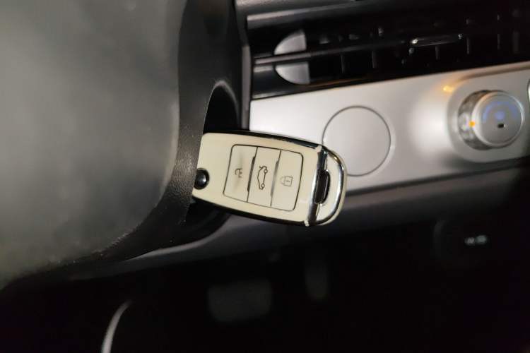 Used CHANGAN NEVO Lumin 2023 205km Xiangqin Version Interior 1