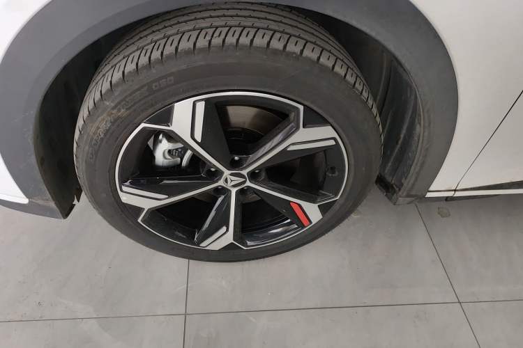 Used Deepal S07 2026 230Ultra with Huawei Qiankun ADS SE Edition Left Front Wheel Hub