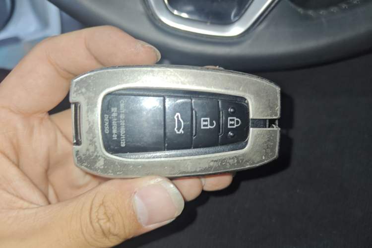 Used Toyota Camry 2019 2.0G Luxury Edition China VI Standard Vehicle Key