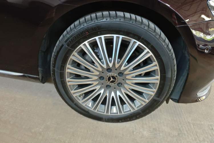 Used Mercedes-Benz E-Class 2021 Facelift E 300 L Stylish Edition
