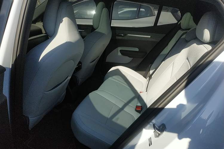 Used Volvo EX30 2025 Rear-Drive Long-Range Version Ultra
