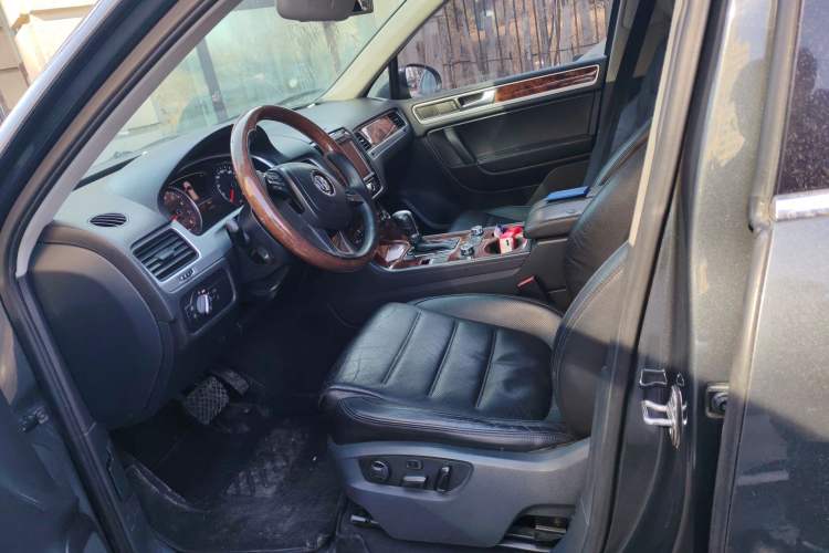 Used Volkswagen Touareg 2011 3.0 TSI Comfort Version
