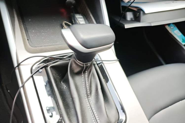 Used Geely Auto Emgrand 2025 4th Generation 1.5L CVT Luxury Version Gear Lever