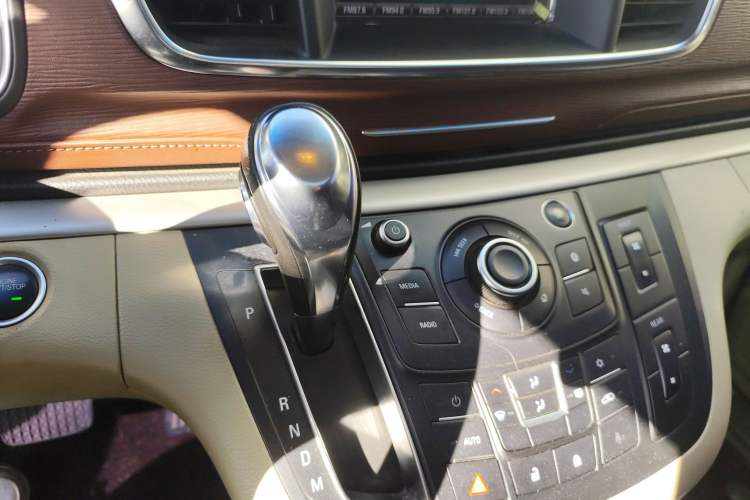 Used Buick GL8 2017 25S Luxury Version China V Standard
