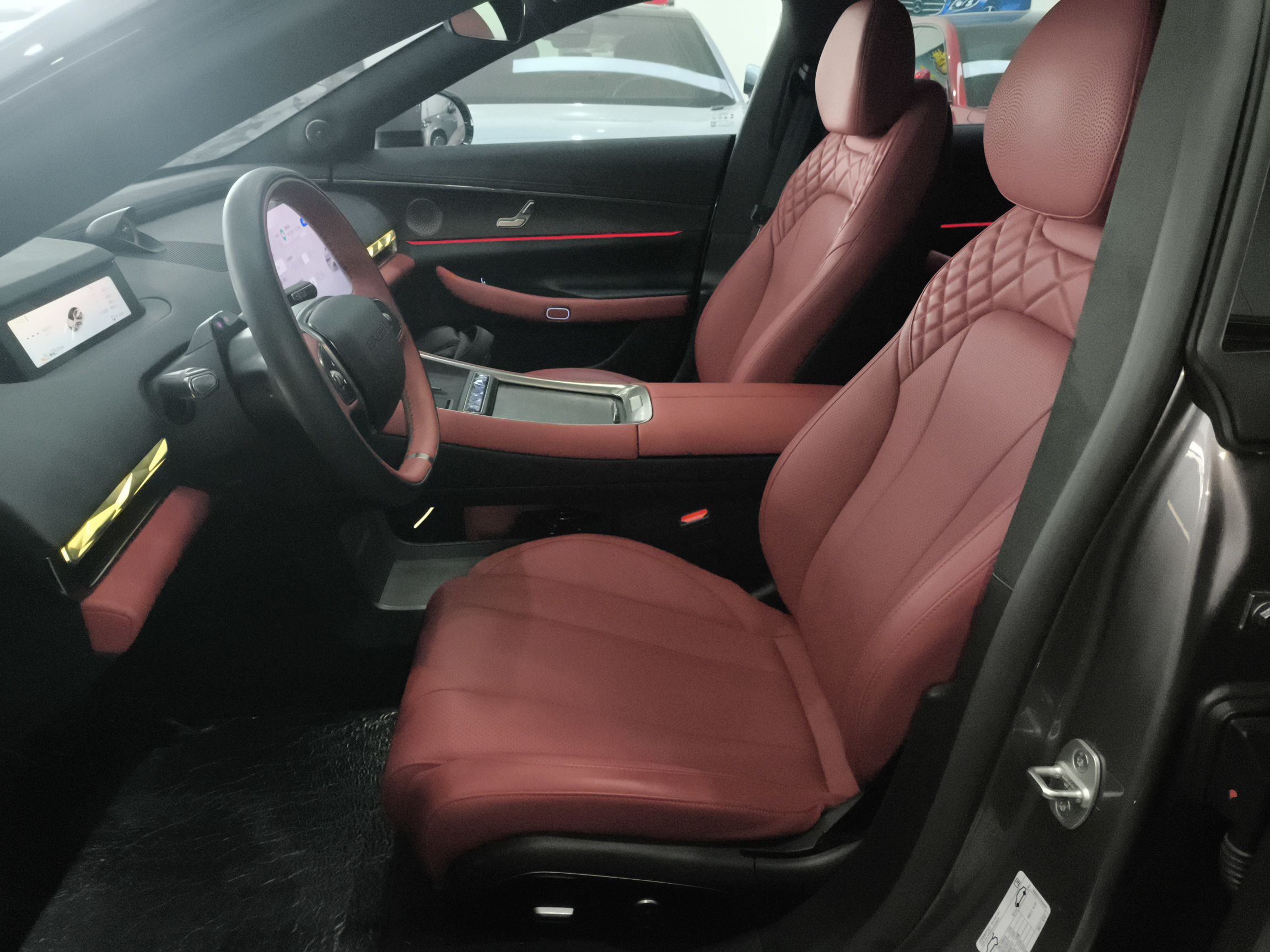 Переднее сиденье в автомобиле