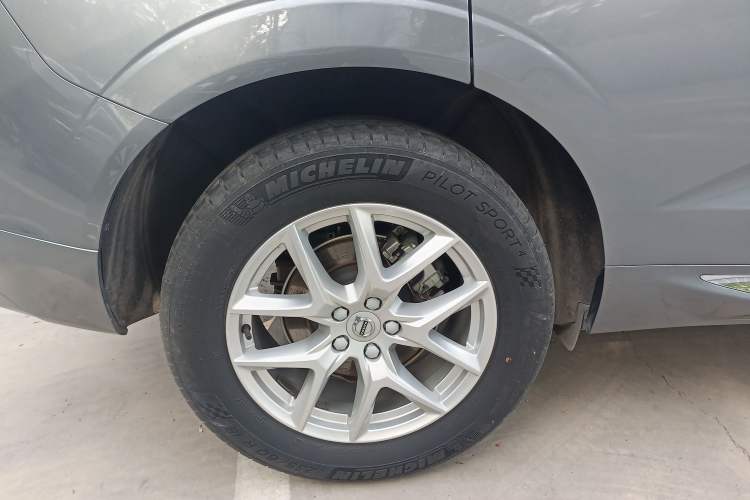 Used Volvo XC60 2021 T5 4x4 Smart Luxury Edition Exterior 5