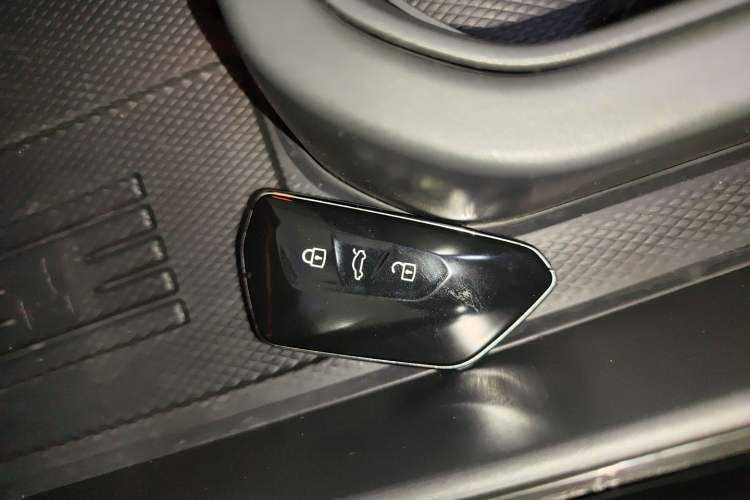 Used Volkswagen ID.7 VIZZION 2024 AIR model Vehicle Key