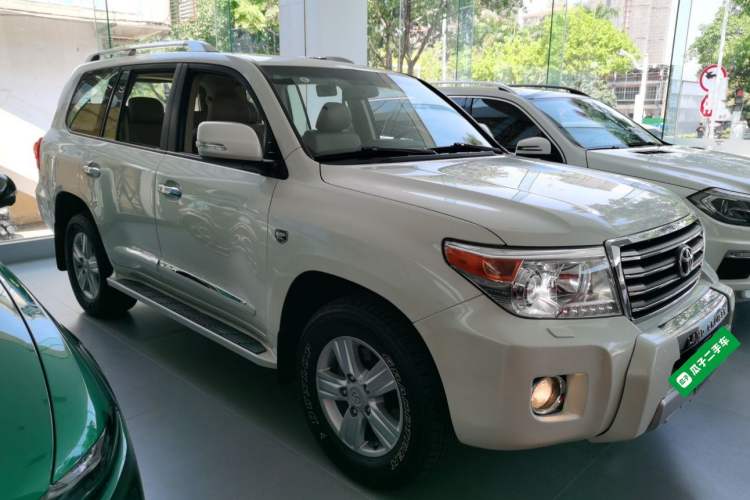 Used Toyota Land Cruiser 2015 4.6L V8 Low-Power Version Middle East Edition