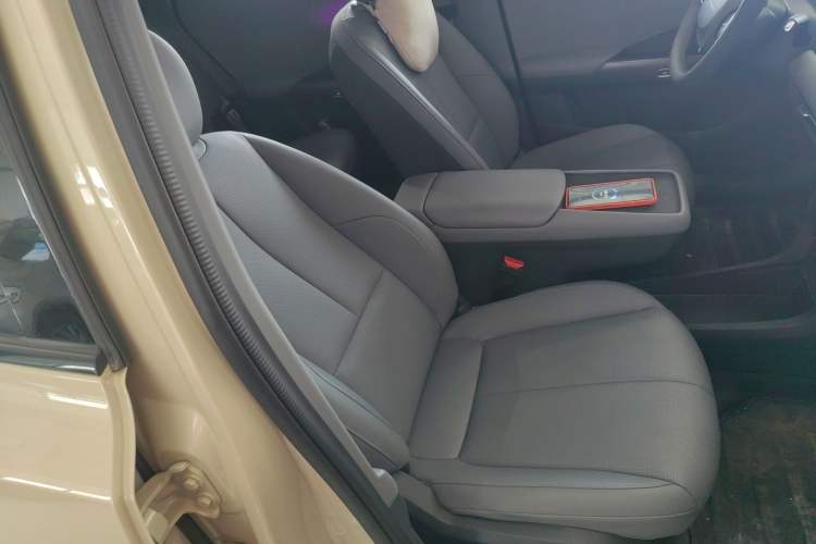 Used Dongfeng NAMMI 06 2025 471 Ultra Right Front Seat