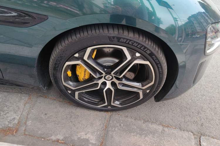 Used Xiaomi Auto SU7 2024 Four-Wheel Drive Ultra-Long Range Advanced Intelligent Driving Max Edition