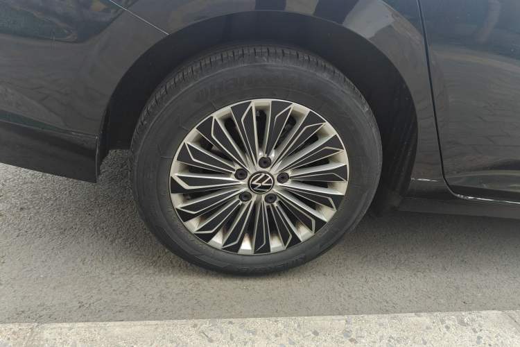 Used Volkswagen Lavida 2021 280TSI DSG Comfort Edition Right Rear Wheel Hub