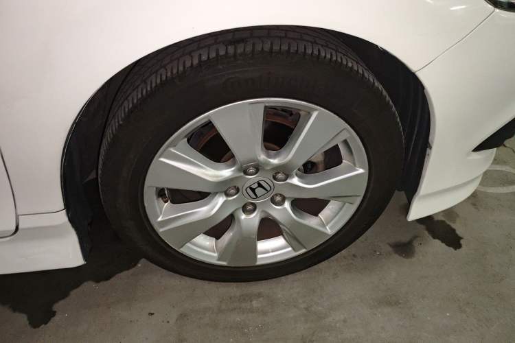 Used Honda Jade 2013 1.8L automatic Comfort version 5 seats