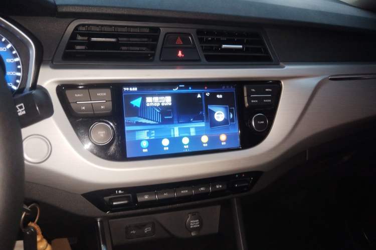 Used Geely Auto Vision X3 2019 Upgraded Model 1.5L Manual Luxury Version
