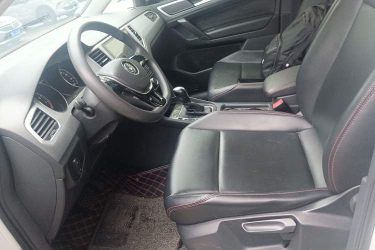 Used Volkswagen Golf Sportsvan 2019 1.6L Automatic Pure Model China V Standard Left Front Seat