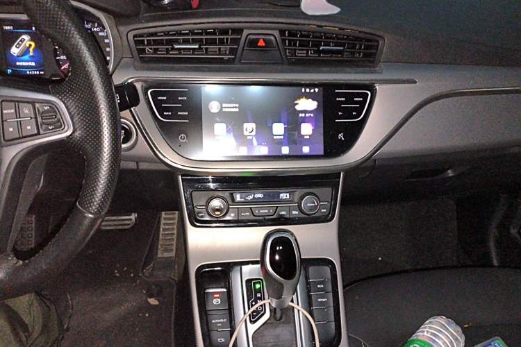 Used Geely Auto Emgrand GS 2018 Lingchao Edition 1.4T Automatic LingShang Smart Connectivity Model Audio And AC Panel