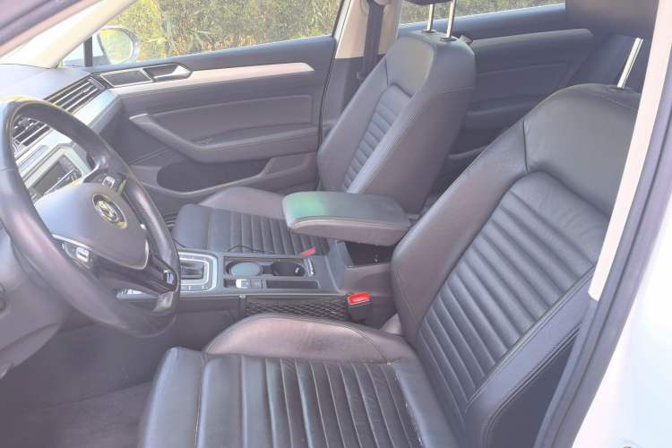 Used Volkswagen Variant 2017 380TSI Two-Wheel Drive Comfort Edition Left Front Seat