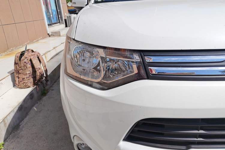 Used Mitsubishi Outlander 2013 2.0L 4x4 Urban Navigation Edition 5 Seats Right Front Headlight