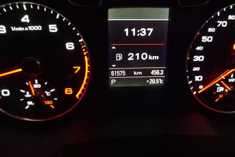 Used Audi Q3 2015 35 TFSI quattro Technology Edition Odometer Close Up