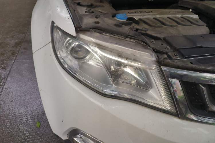 Used Geely Auto Emgrand X7 Sport 2016 1.8TD Automatic Smart Connectivity Version Right Front Headlight