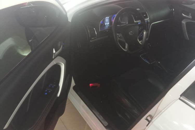 Used Geely Auto Emgrand 2016 Sedan 1.5L CVT Upward Version
