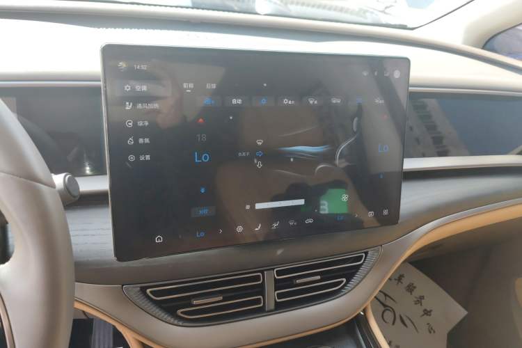 Used Denza D9 2022 DM-i 970 Four-Wheel Drive Prestige Model
