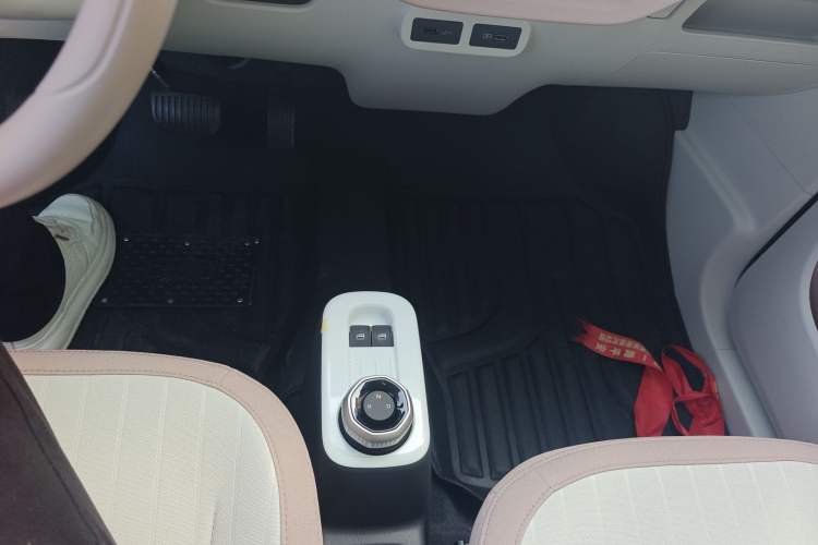 Used Geely Galaxy Panda 2025 210 km – Yuanqi Bear Gear Lever