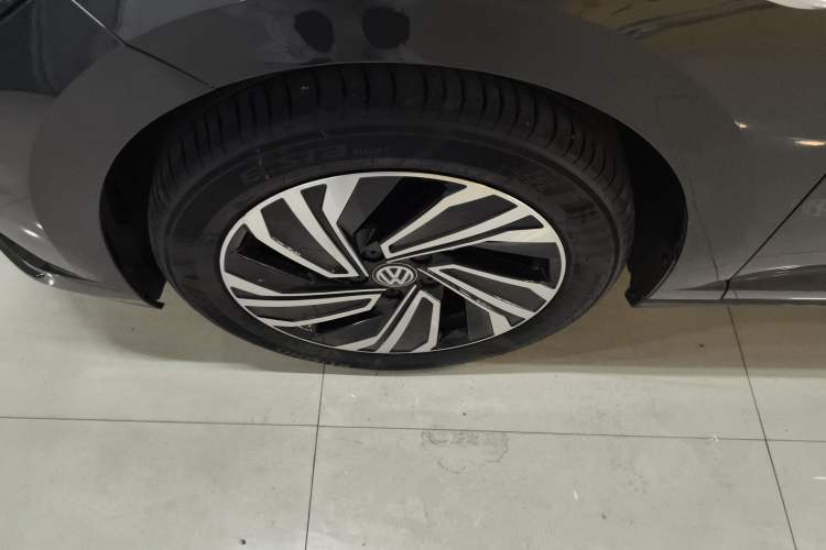 Used Volkswagen Sagitar 2022 280TSI DSG Excellence Edition Left Front Wheel Hub