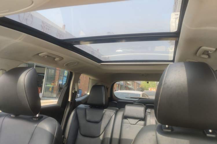 Used Ford Edge 2016 EcoBoost 245 Four-Wheel Drive Titanium 7-Seater Headliner