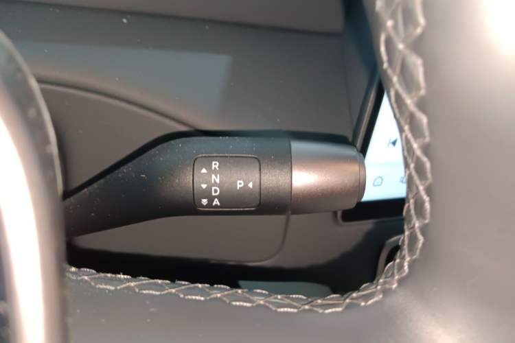 Used Li Auto MEGA 2025 Home Family Special Edition
