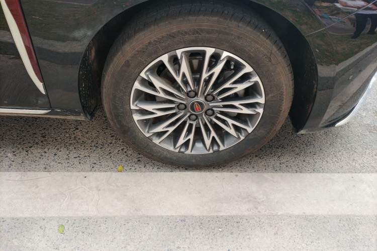 Used Hongqi H5 2025 1.5T DCT Qiyun 500 000th Unit Commemorative Edition Right Front Wheel Hub