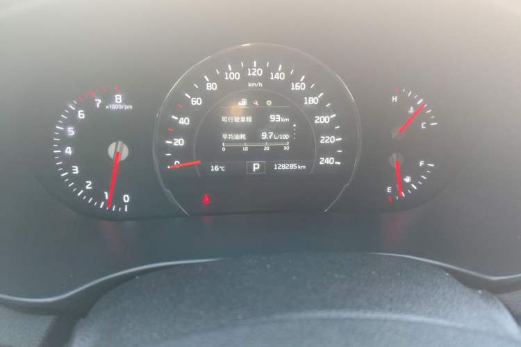 Used Kia Sorento 2015 Sorento L 2.4L Gasoline 4WD Elite Edition 7 Seats China V Emission Standard Odometer Close Up