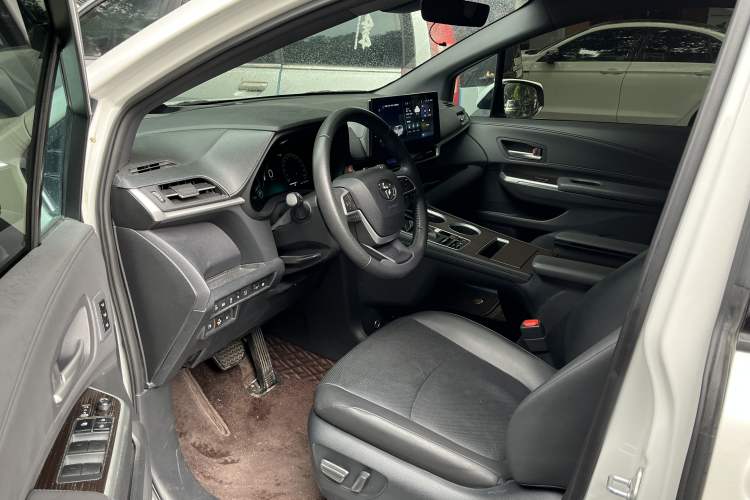 Used Toyota Granvia 2024 2.5L Hybrid Prestige PLUS Edition Left Front Seat