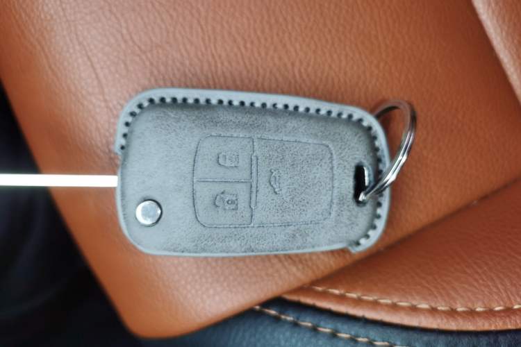 Used Buick Encore 2015 1.4T Automatic Two-Wheel Drive Urban Elite Version Vehicle Key