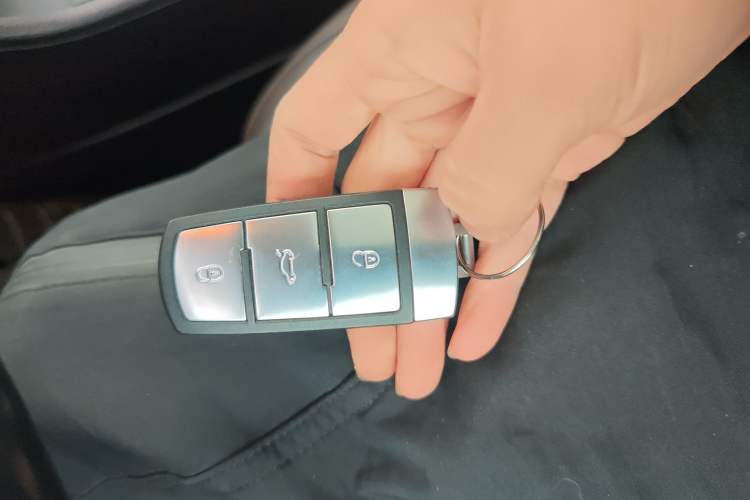 Used Volkswagen Magotan 2012 Travel Edition 2.0 TSI Luxury Version Vehicle Key