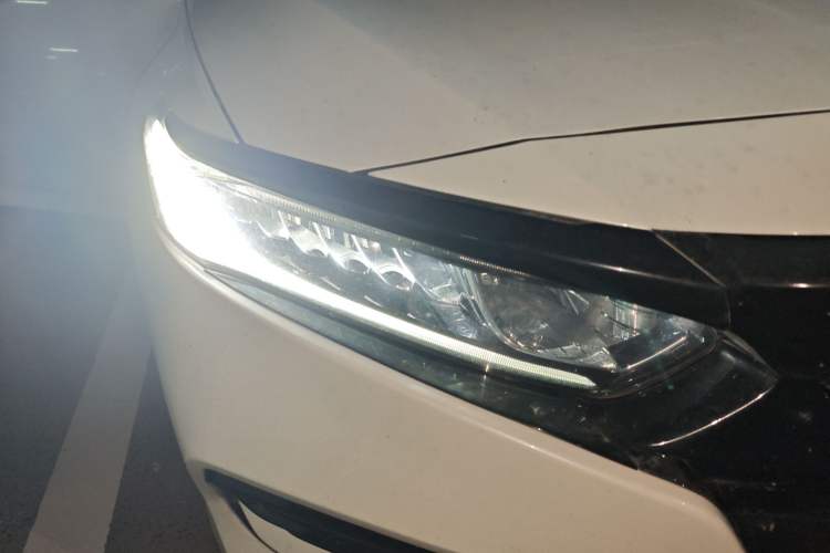 Used Honda Accord 2018 260TURBO Elite Edition China V Right Front Headlight