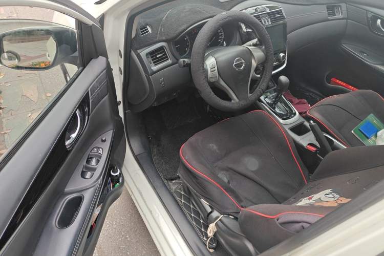 Used Nissan Tiida 2016 1.6L CVT Cool Dynamic Edition Driver Seat