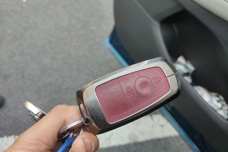 Used Ford Edge 2023 Ford Explorer L 2.0T EcoBoost Two-Wheel Drive 7-Seater Luxury Model