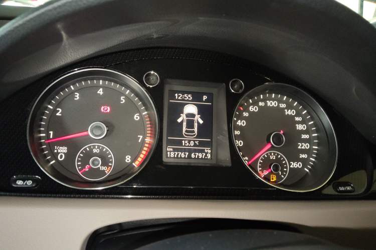 Used Volkswagen Magotan 2015 Facelift 1.8TSI Luxury Model Instrument Cluster