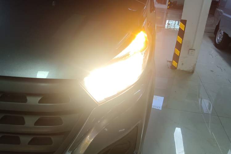 Used Jinbei Gold Hiace M Classic 2022 1.5L Engineering Lion Passenger Vehicle 5 Seats